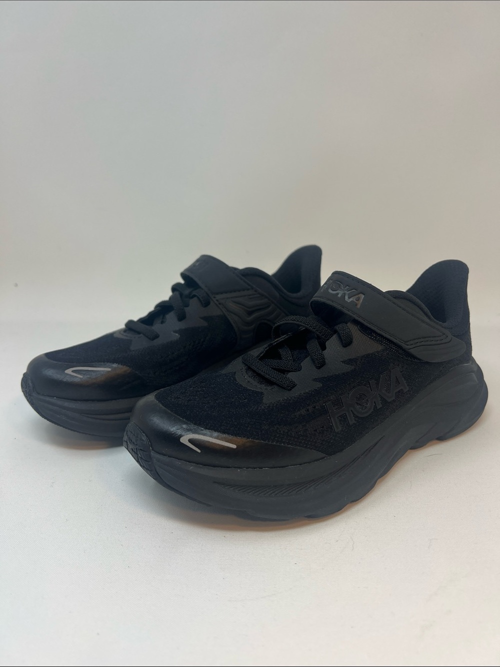 Hoka kids, Clifton 10 athletic shoe